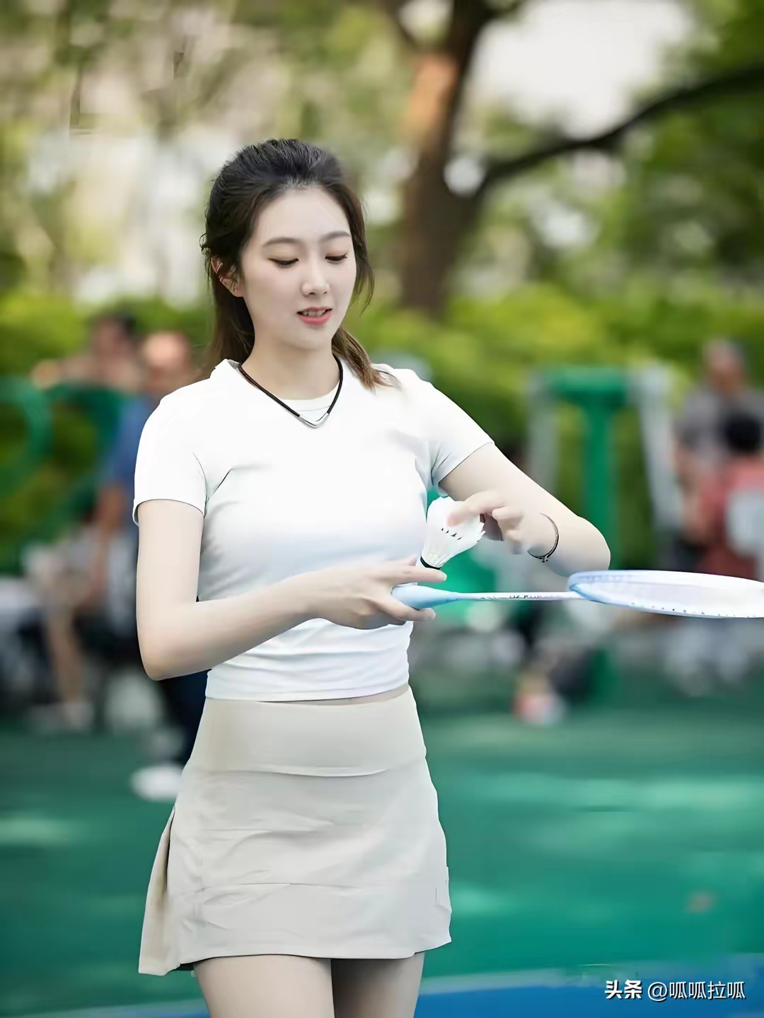 竞技宝电竞-关于羽毛球热身赛掀起高潮，荆楚白虎队淘汰对手吴越天狼队，战至最后一刻——重拾自信的夜晚的信息