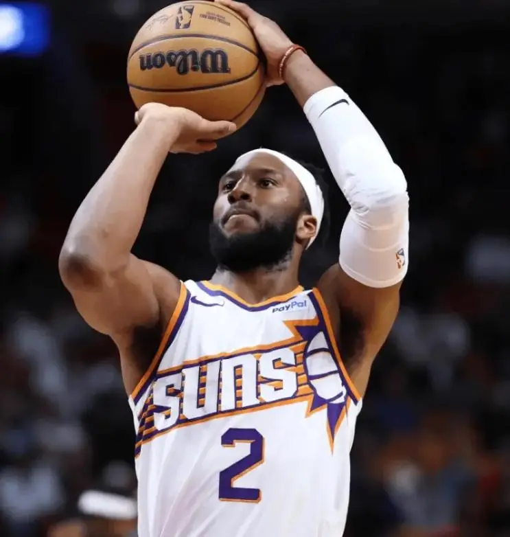 竞技宝-洛杉矶快船发布备战花絮；今晨手感冰凉；荷甲任务艰巨；身体对抗强度拉满(洛杉矶快船队战报)